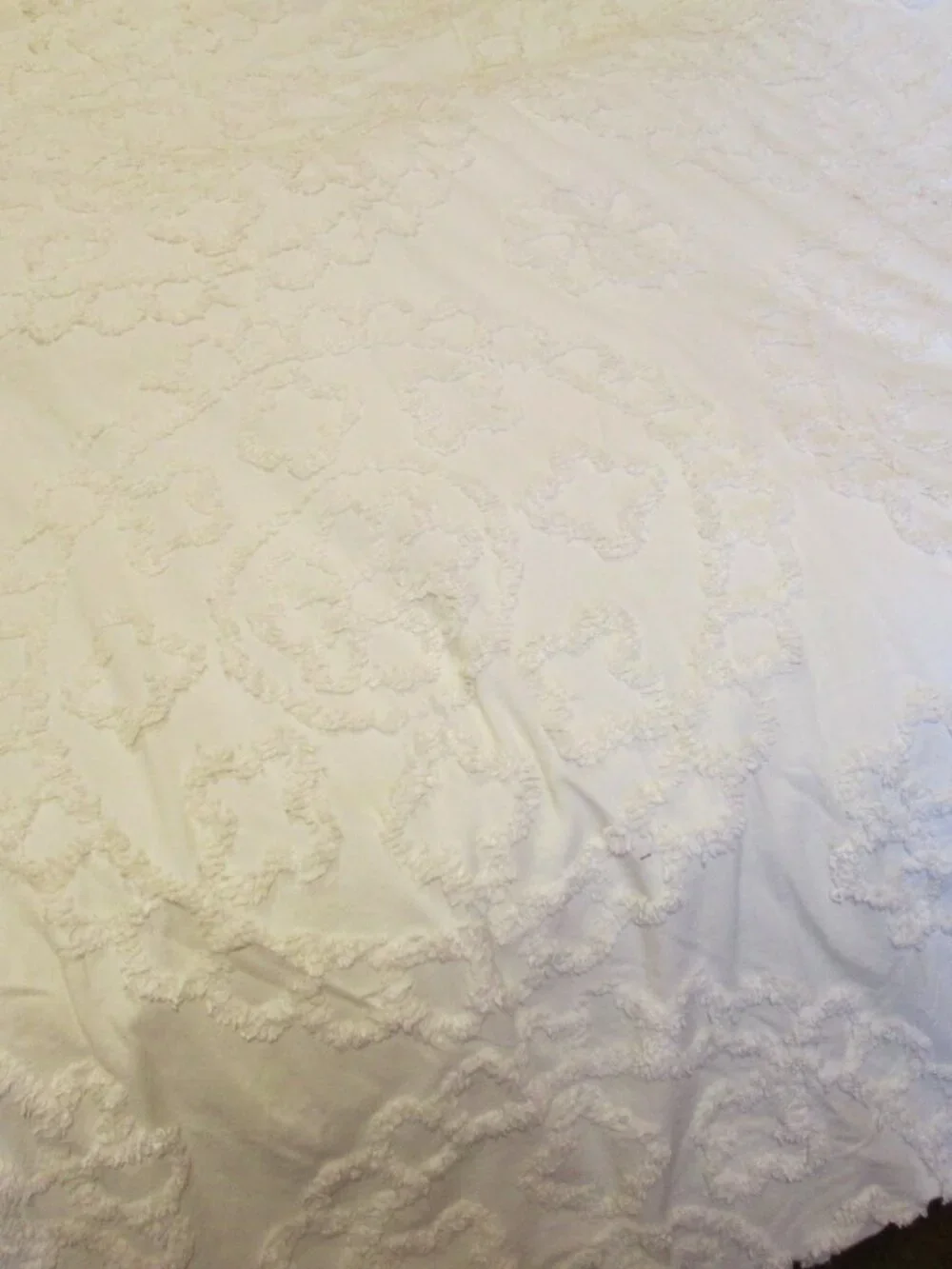 Vtg chenille Tuft King size ivory floral tuft farmhouse bedspead alternate down